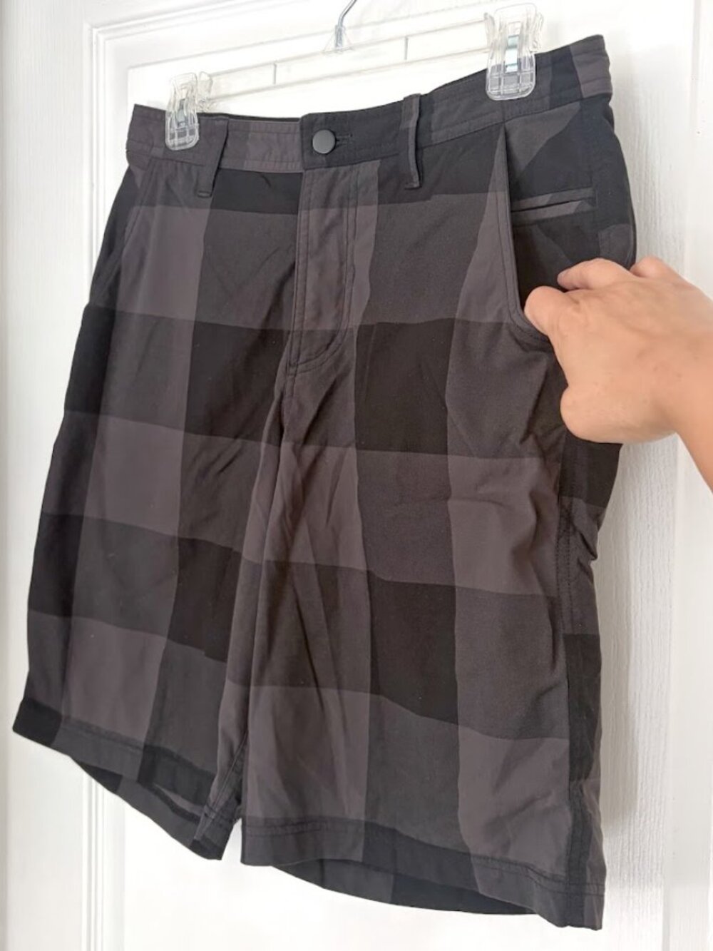 Lululemon Kahuna 2.0 Plaid Pattern Athletic Nylon Blend Pocket Chino Shorts - Picture 2 of 12
